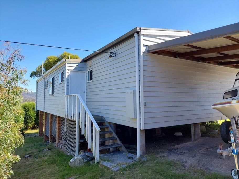 Old Salty Villa Binalong Bay Exterior photo