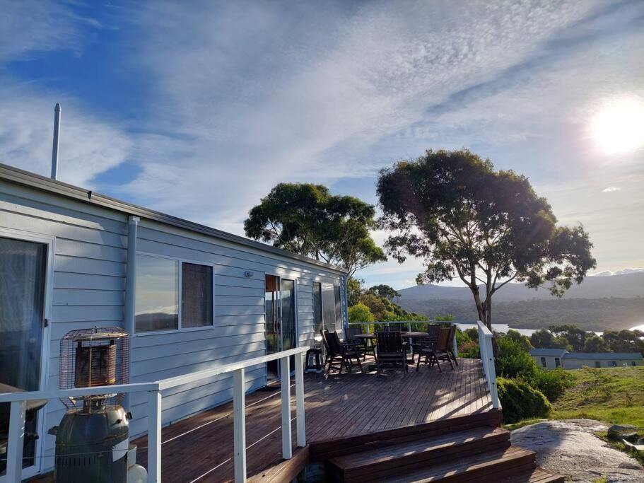 Old Salty Villa Binalong Bay Exterior photo